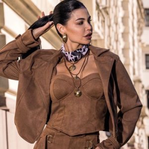 Cropped de suede avelã M