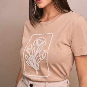 Blusa manga curta bordado flower bege PG