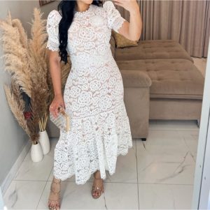Vestido renda off e nude veste P M